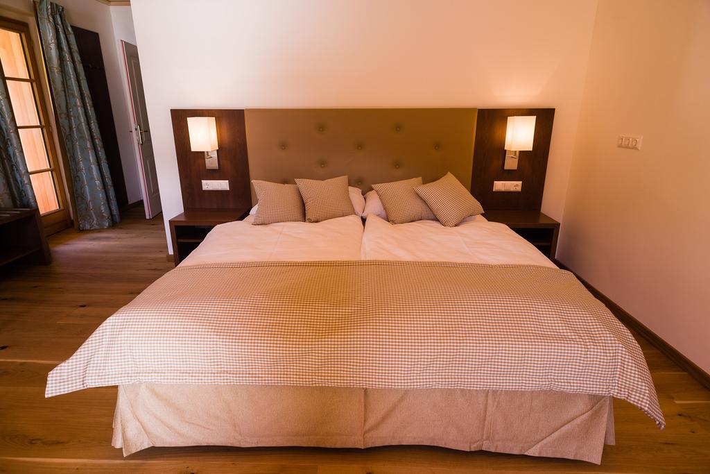 Hotel Stiftsschmiede Ossiach Habitación foto